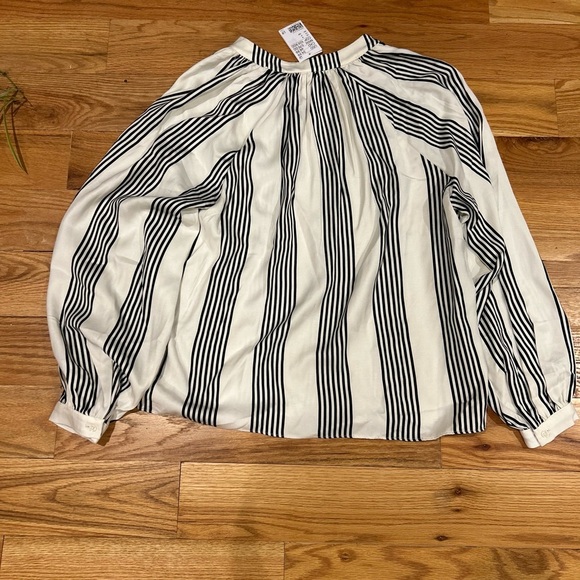 H&M Black and White Balloon Long Sleeve Blouse with Mandarin Collar - Picture 6 of 7